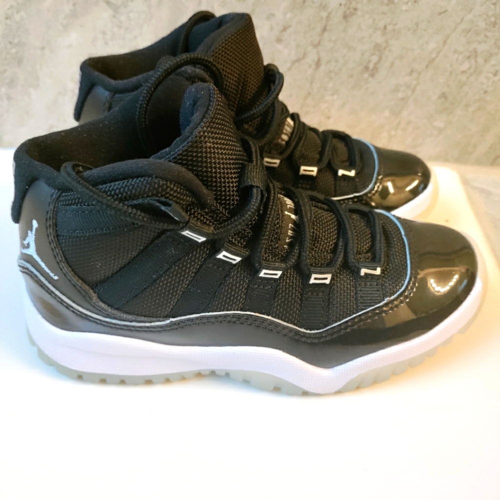 Kids Jordan 11